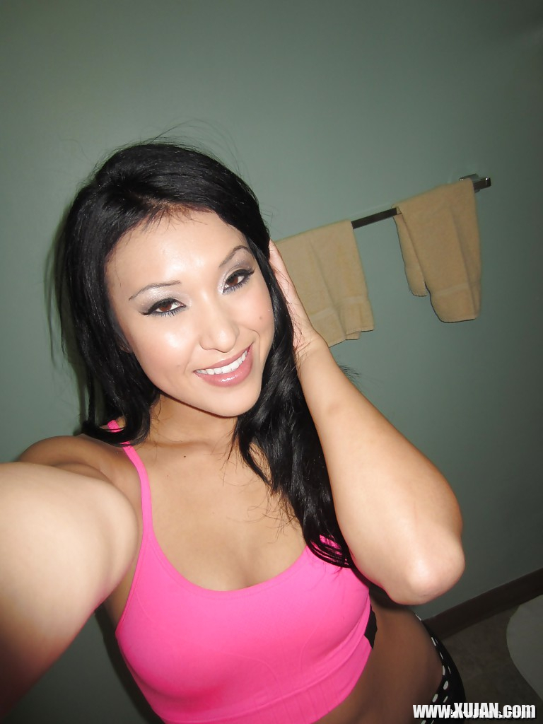 Asian beauty Jayden Lee taking nude self shots as she undresses - Photo #1284525