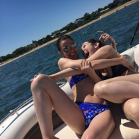 Vallystar y bikiniov qroj het