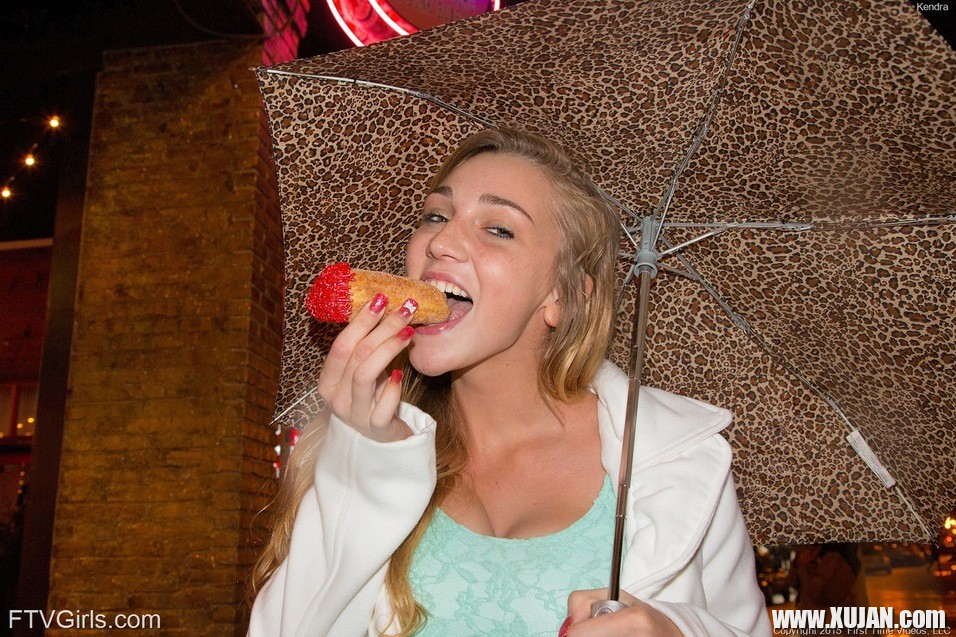 Big tits model Kendra Sunderland - Photo #997829