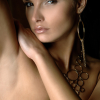 Slim brunette Suzie Carina flaunting body fully naked