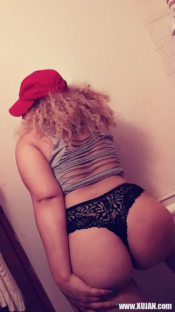 Milf on the loose - Photo #1005840