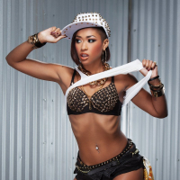 Sexy Skin Diamond reveals her smooth pink Pussy