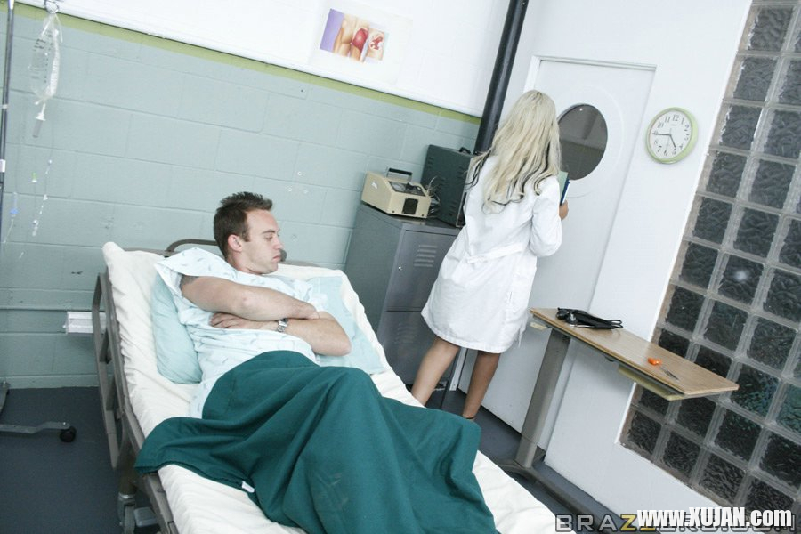 Hot doctors Brynn Tyler and Bridgette B fucking a big cock in reality - Photo #1029639