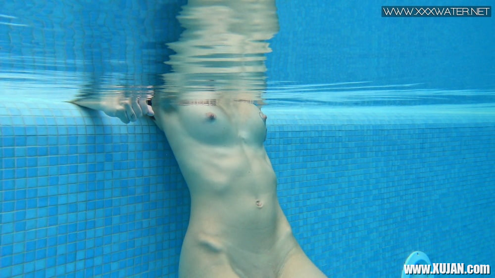 LIZI VOGUE UNDERWATER SWIMMING POOL - Photo #1030518