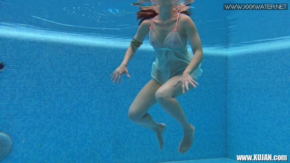 LIZI VOGUE UNDERWATER SWIMMING POOL - Photo #1030522