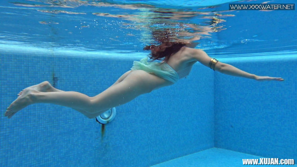 LIZI VOGUE UNDERWATER SWIMMING POOL - Photo #1030524