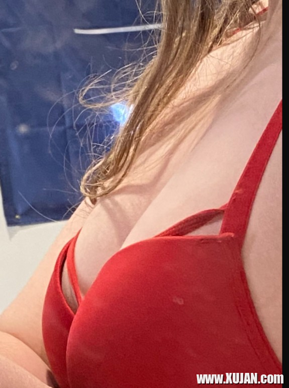 Chloes Bra ev Tit Pics - Photo #1033116