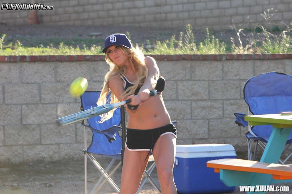 Charisma Cappelli loves baseball and assfucking - Photo #1038642