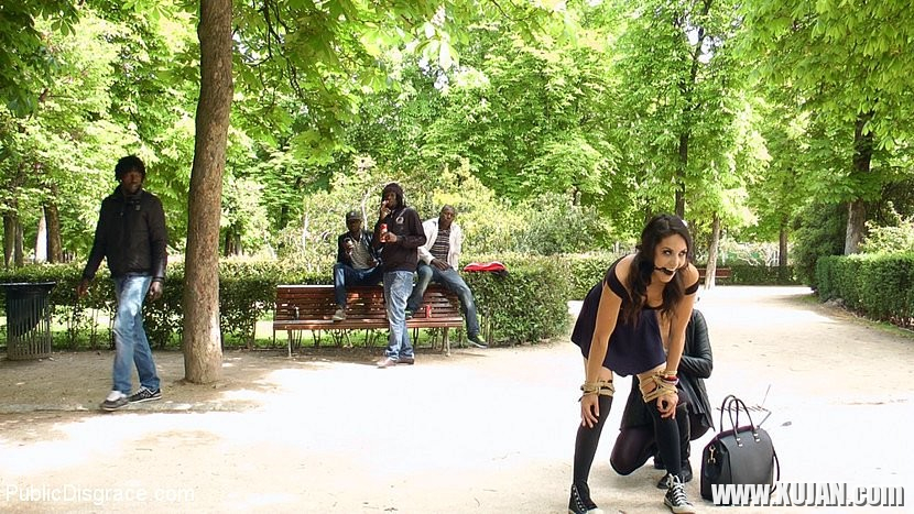 Carolina Abril public bound in a park and exposed in a bar by le - Photo #1052089