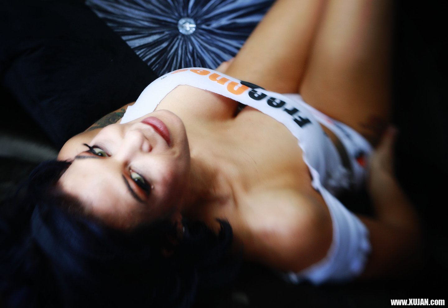 Ryder Skye gets creative with her FreeOnes Tshirt - Photo #1055219