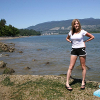 Pictures of teen Madison Summers flashing outside