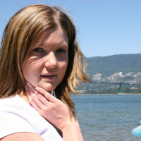 Pictures of teen Madison Summers flashing outside