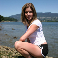 Pictures of teen Madison Summers flashing outside