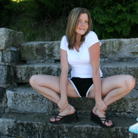 Pictures of teen Madison Summers flashing outside