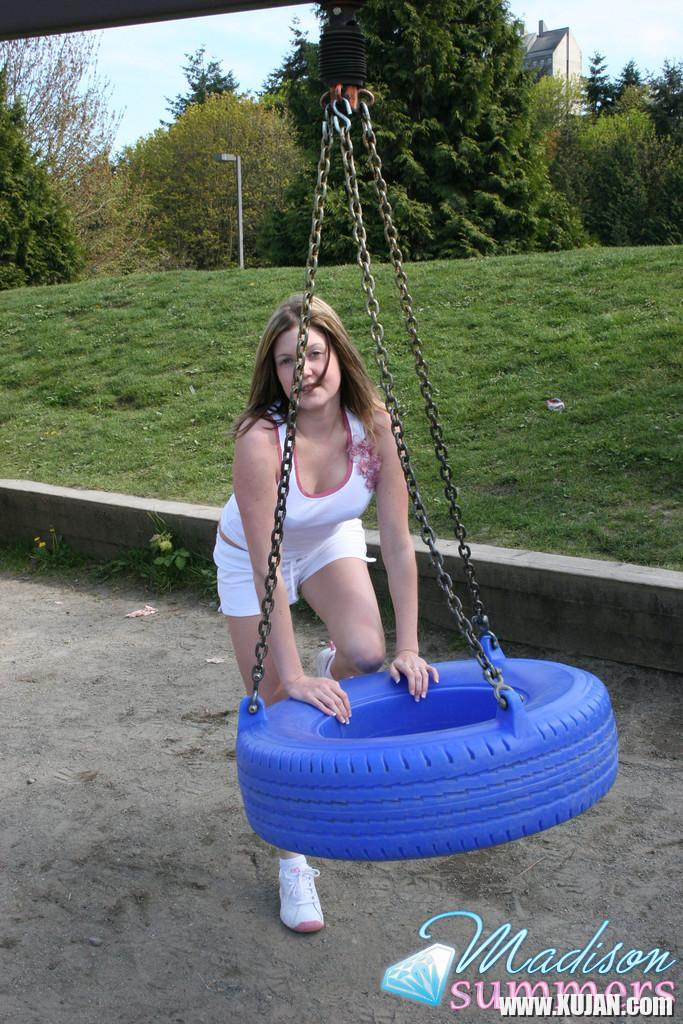 Pictures of teen model Madison Summers teasing at a park - Photo #1059442