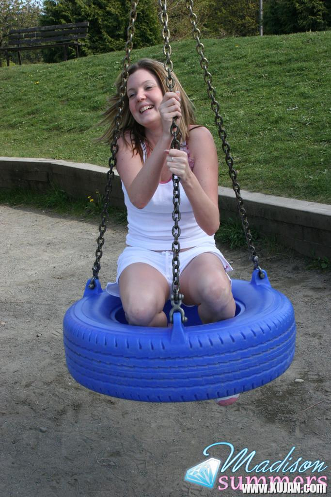 Pictures of teen model Madison Summers teasing at a park - Photo #1059444