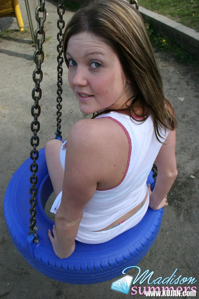 Pictures of teen model Madison Summers teasing at a park - Photo #1059446