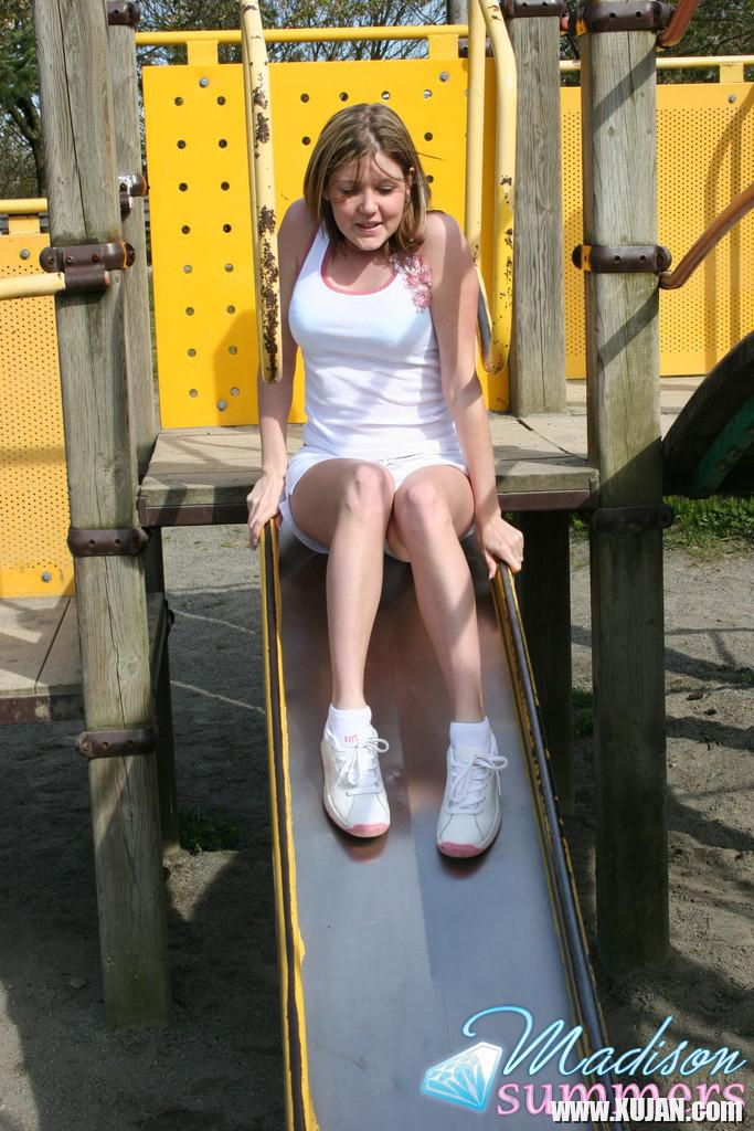Pictures of teen model Madison Summers teasing at a park - Photo #1059457