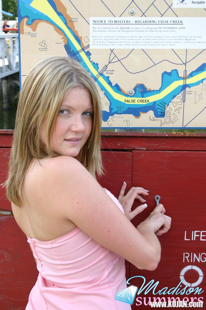Pictures of Madison Summers flashing in public - Photo #1059564