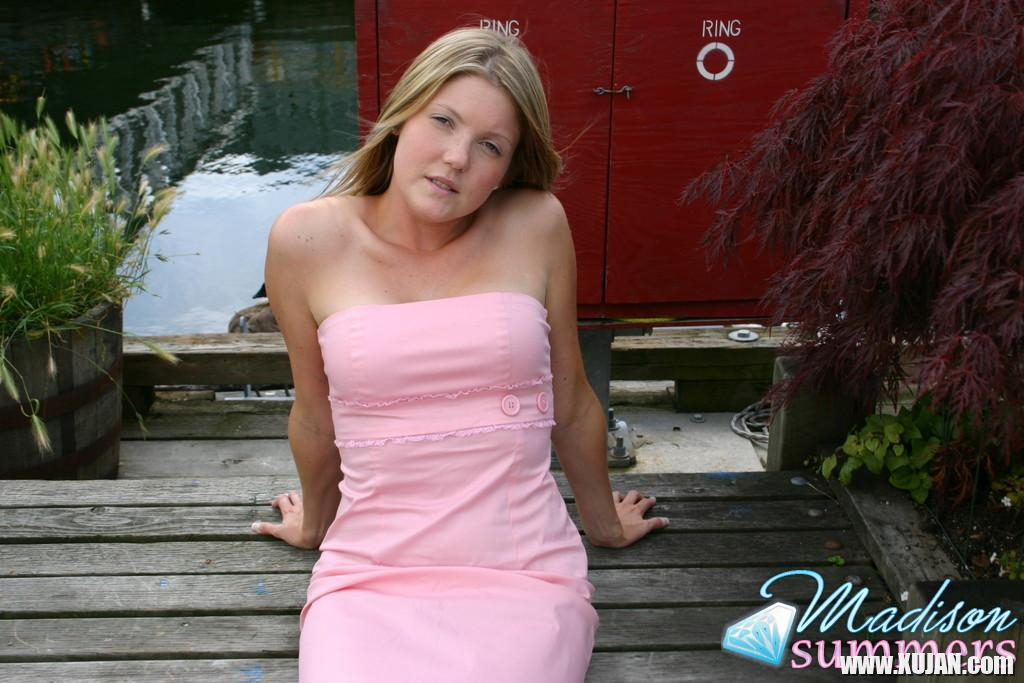 Pictures of Madison Summers flashing in public - Photo #1059571