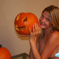 Pictures of Madison Summers getting ready for Halloween