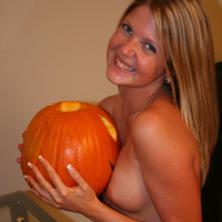 Pictures of Madison Summers getting ready for Halloween