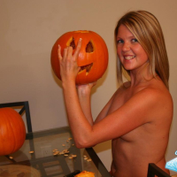 Pictures of Madison Summers getting ready for Halloween