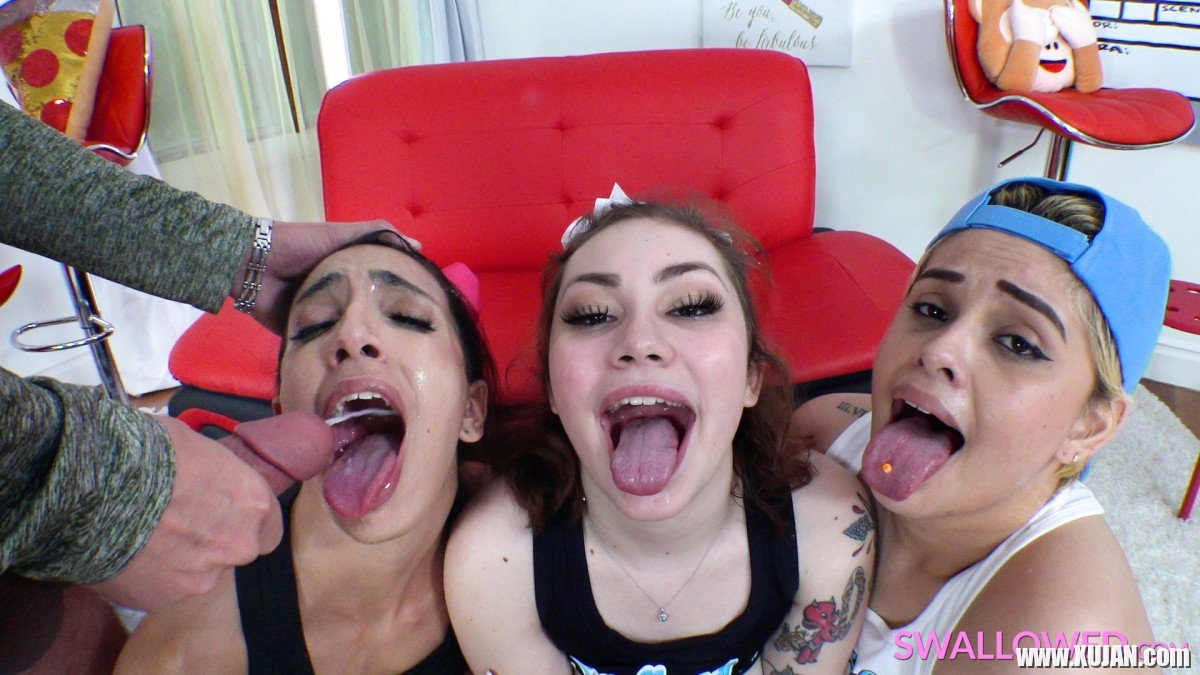 Angelica Cruz shares cock with two sexy sluts - Photo #1066417