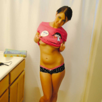 chrissymarie takes a shower
