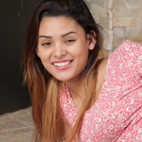 Cute faced teen hottie Josie Jagger spreading her pink pussy lips