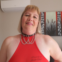 Tsutsadrman vra hnazand MILF pornik
