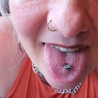 Tsutsadrman vra hnazand MILF pornik