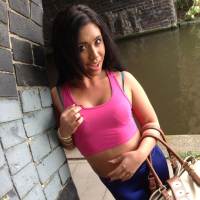 Brunette Hottie Hanna Shaw peeing in public Place