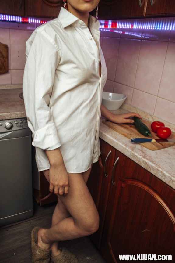 Geghetskuhin ogevorvum e khohanotsum ev avartvum e varungi het - Photo #1096548