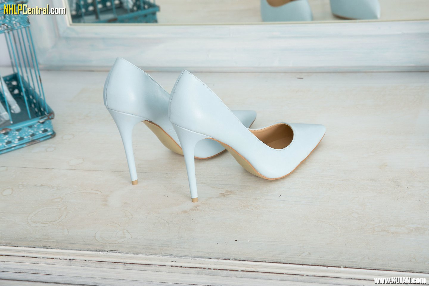 Hot Chloe Toy masturbates in sexy white high heels - Photo #1103866
