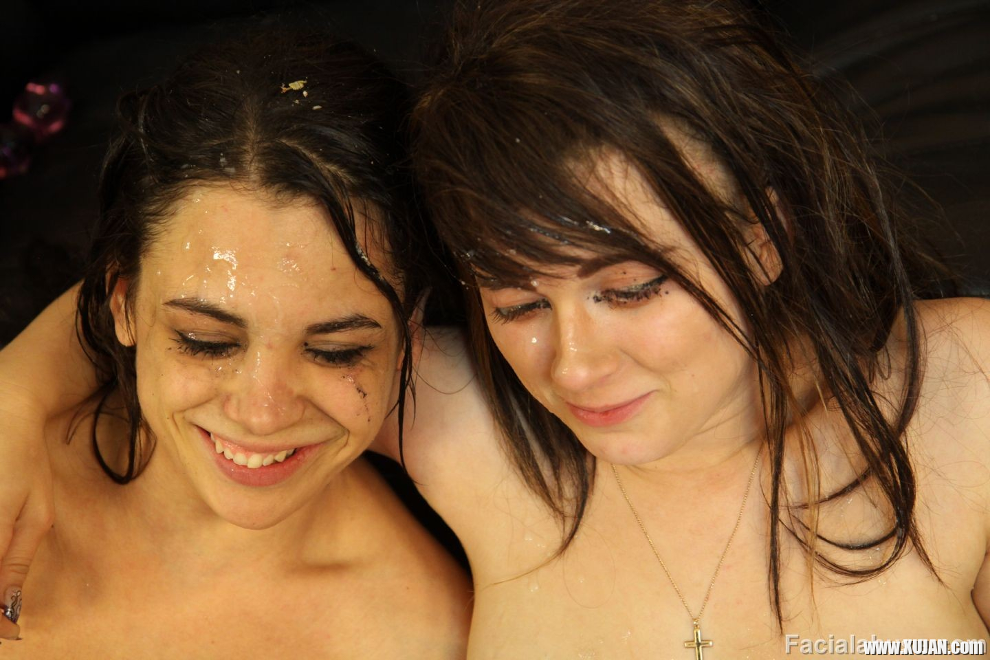 Amateur gets nasty facial cumshot - Photo #1109812