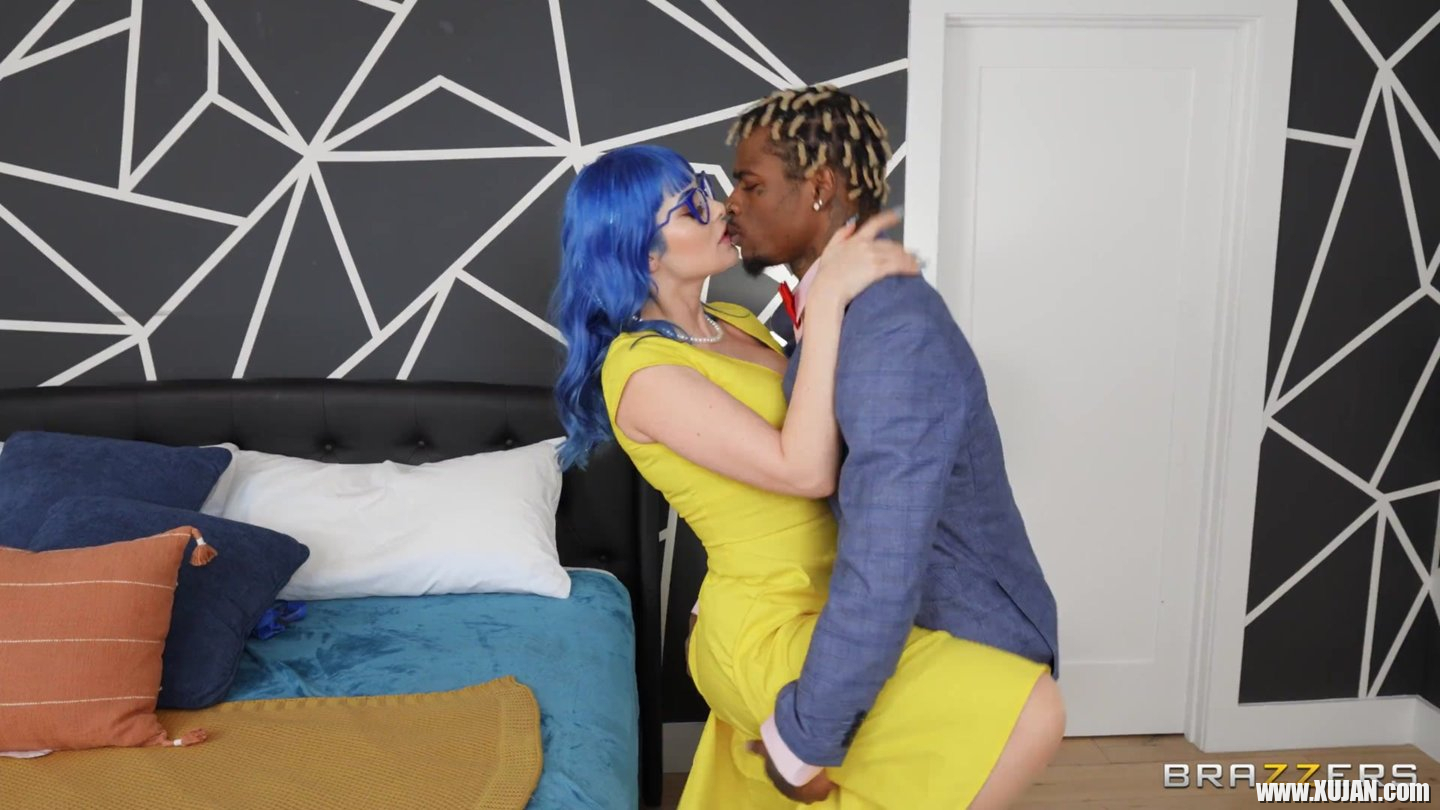 Hot girls Jewelz Blu and Callie Brooks serving same huge black shaft - Photo #1115649