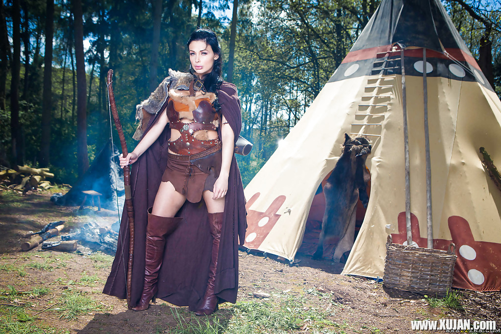 Brunette babe Aletta Ocean frees massive juggs from cosplay outfit outdoors - Photo #1117977