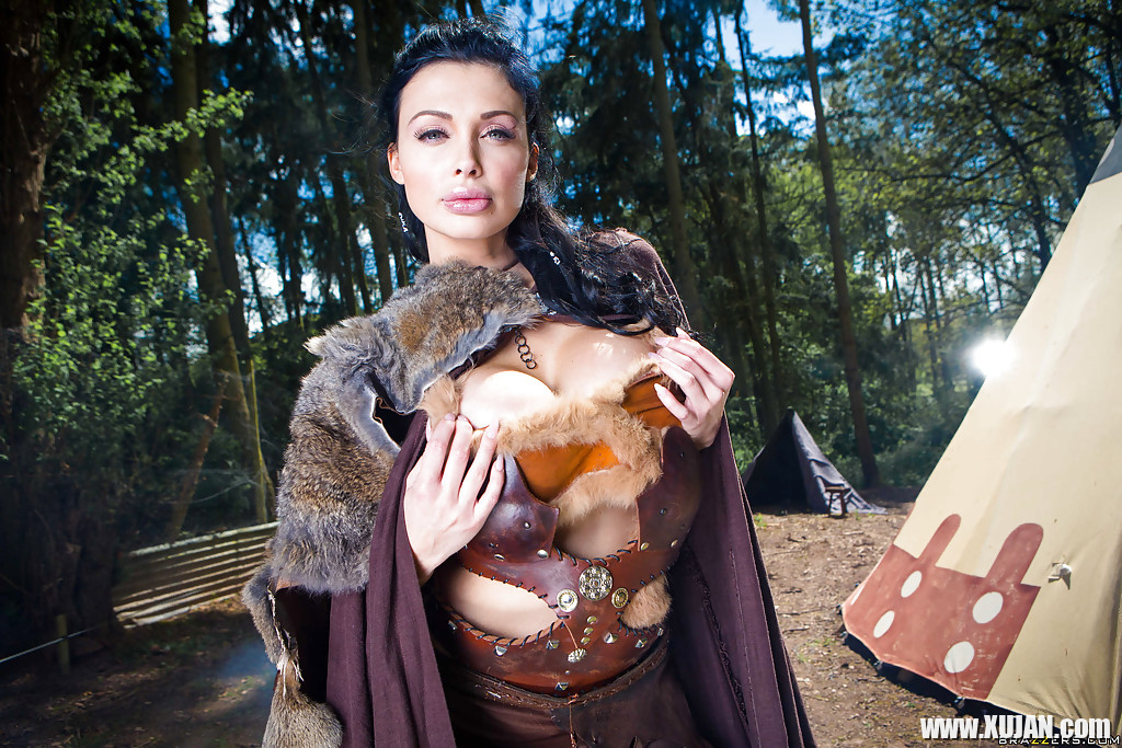 Brunette babe Aletta Ocean frees massive juggs from cosplay outfit outdoors - Photo #1117979