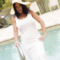 Brooklyn Avery gets all soaking wet for you in her white dress