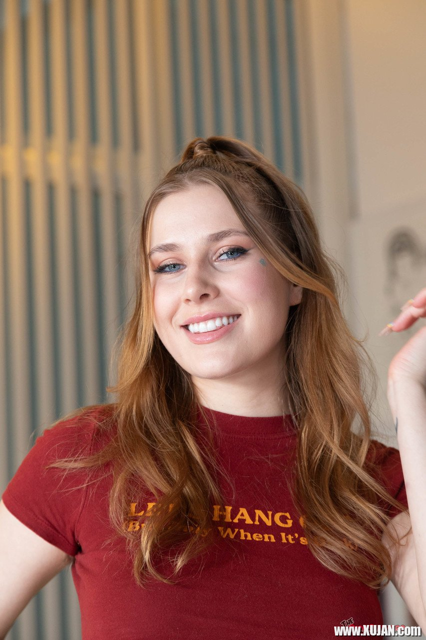 Lovely girl Fiona Sprouts sits her hairy cunt on a dick - Photo #1129270