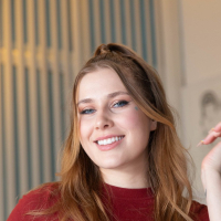 Lovely girl Fiona Sprouts sits her hairy cunt on a dick