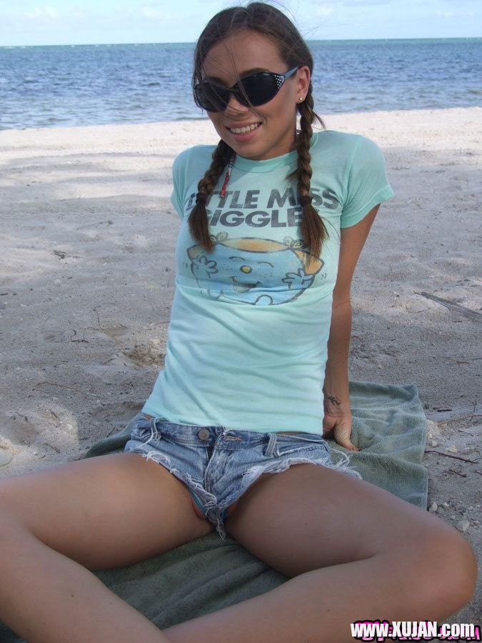 Alexis Capri fucked after a fun day at the beach - Photo #1133077