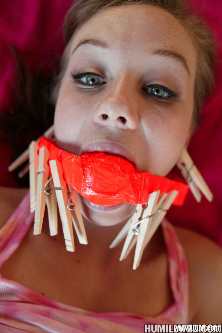 Alexis Capri stuffed by a live hotdog - Photo #1133178