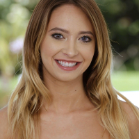 Hot teen Quinn Wilde gets her first cum fiesta