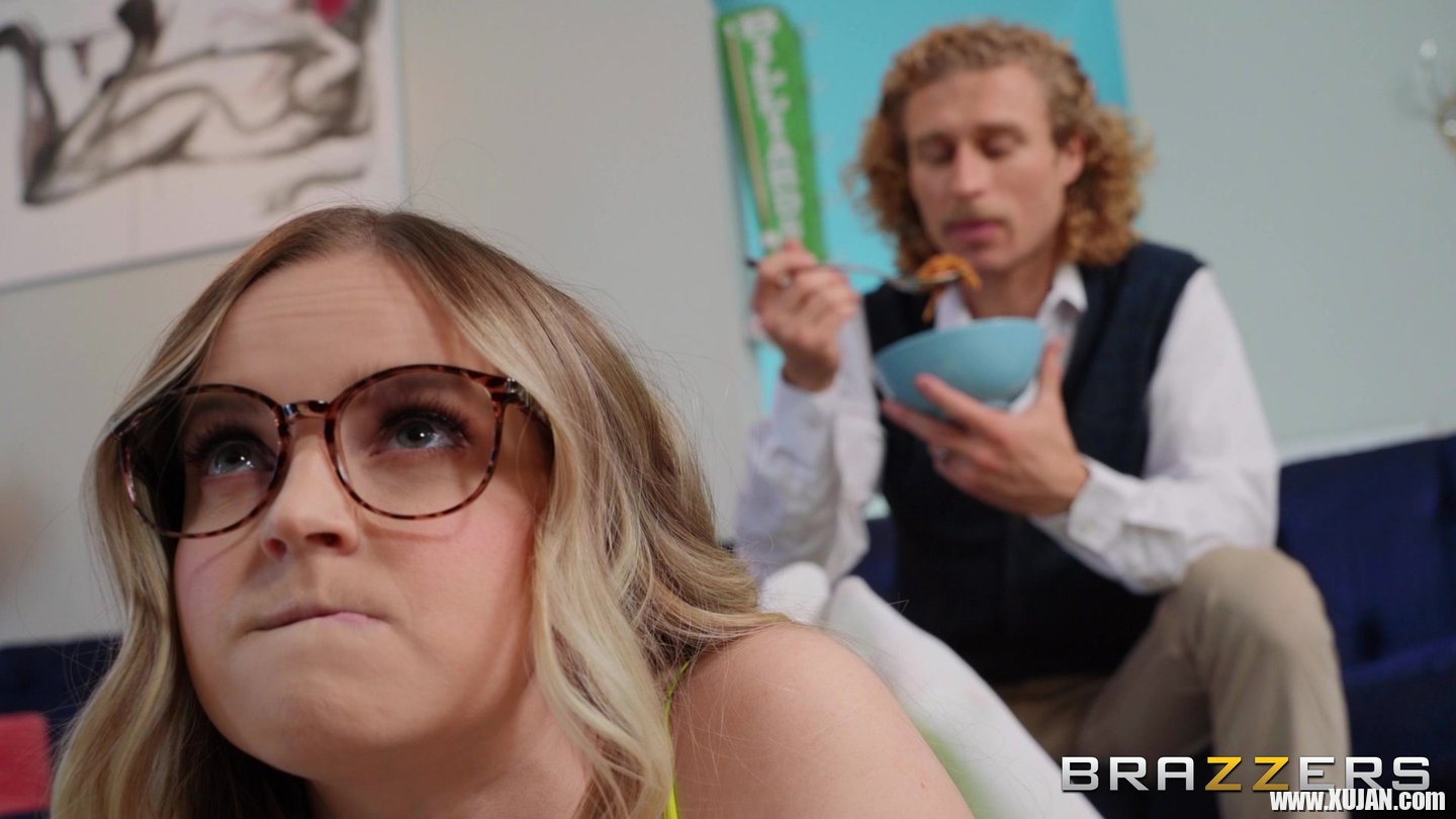 Curvy gamer girl Codi Vore fucks like crazy - Photo #1141577