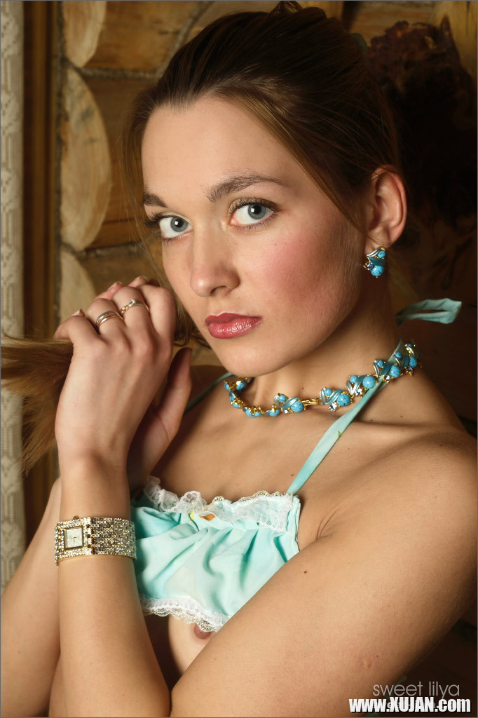 Russian teen Sweet Lilya lets us see her hairy snatch - Photo #1153157