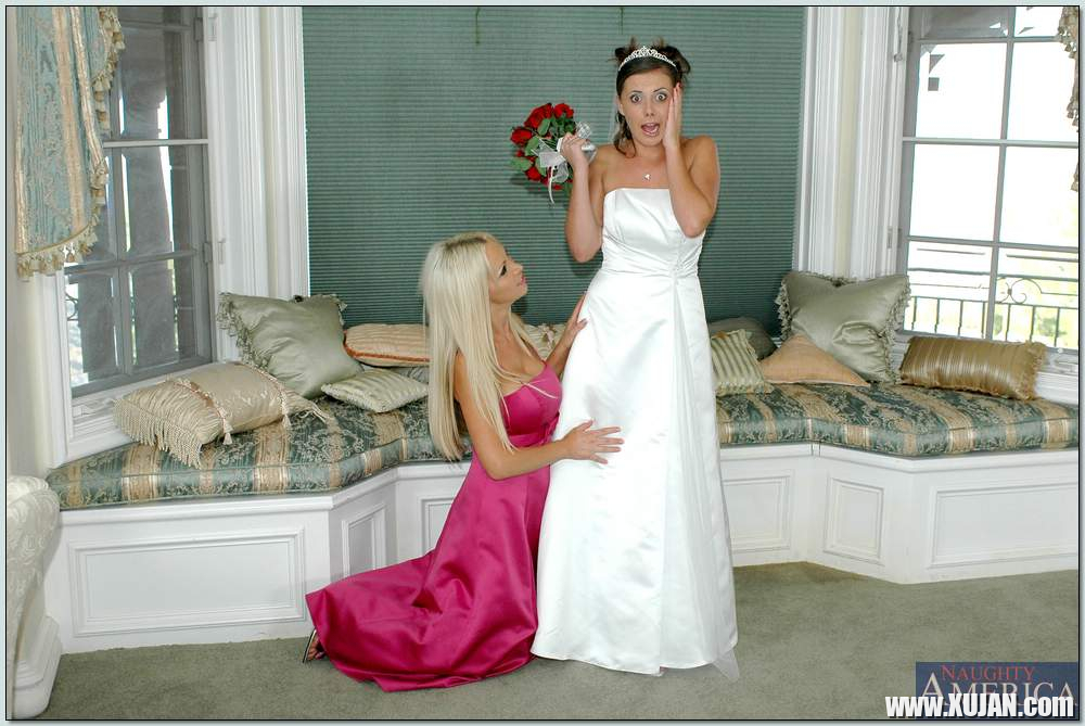 Busty blonde Nikki Benz helping Penny Flame to try on wedding dress - Photo #1158625