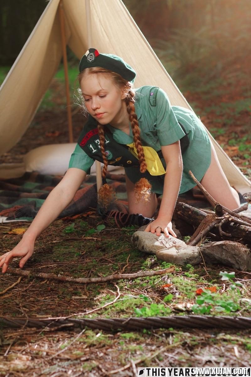 Redhead girl scout Dolly Little gets turned on while camping - Photo #1160044