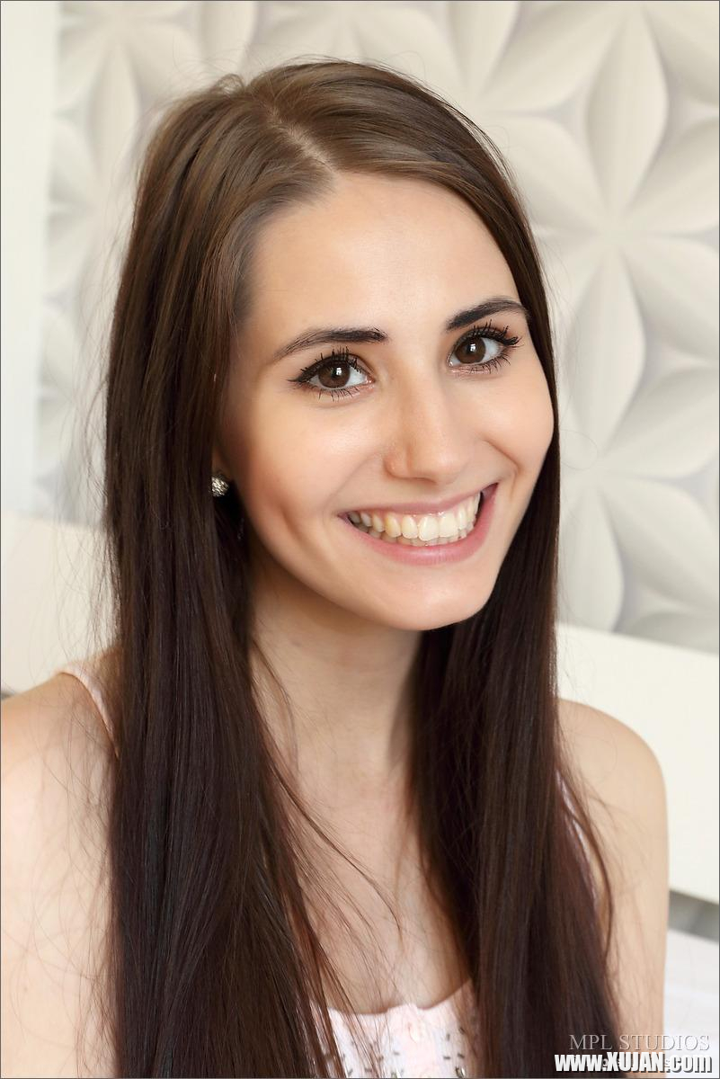 MPL Studios Presents Vanessa A in Come To Play - Photo #1162253